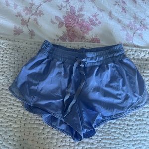 lululemon hotty hot shorts!